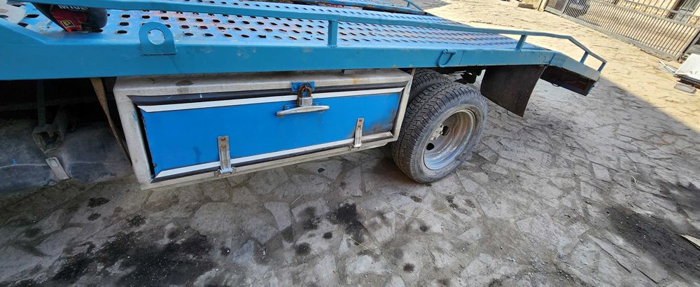 Продавам пътна помощ Форд Транзит