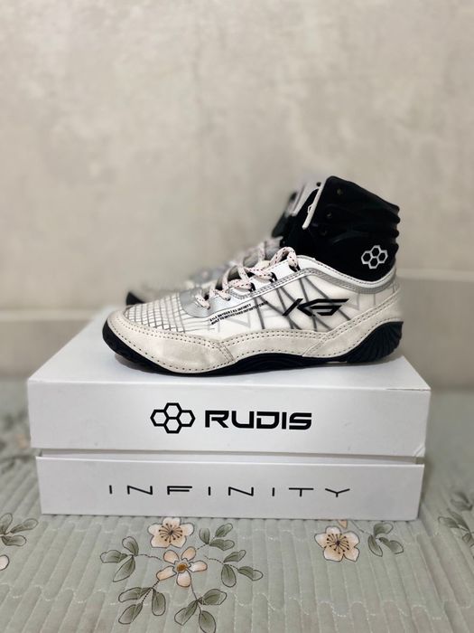 Продаю борцовки RUDIS K5 40 размер