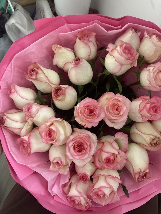 24 штук розы розовые