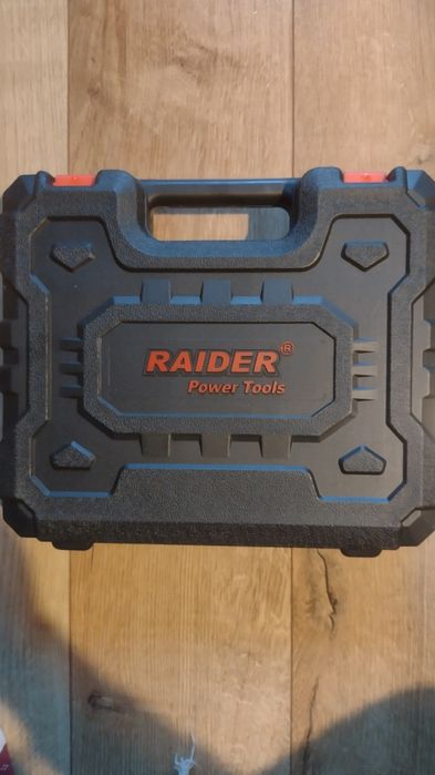 Акумулаторната бормашина Райдер
