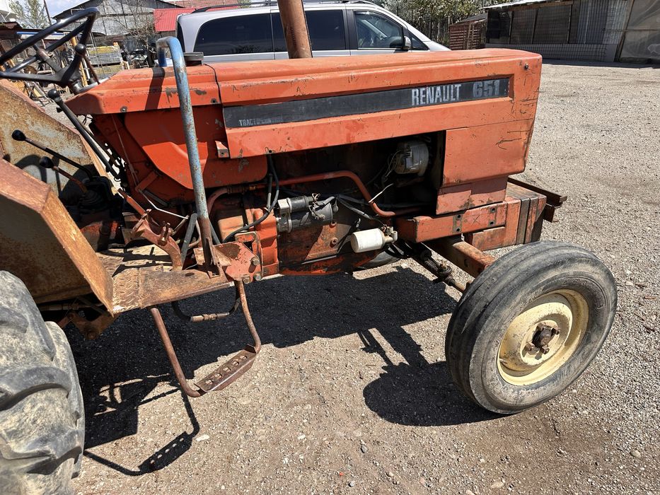 Piese//utilaje/ Tractor Renault 651.               Piese utilaje