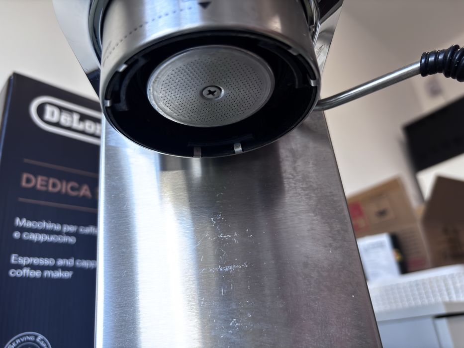 Espresor delonghi dedica ec 685