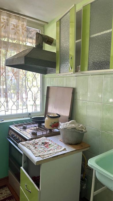 Навоий шахридан 2 хонали квартира сотилади срочно