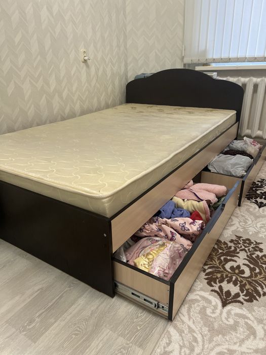 Кровать спальня