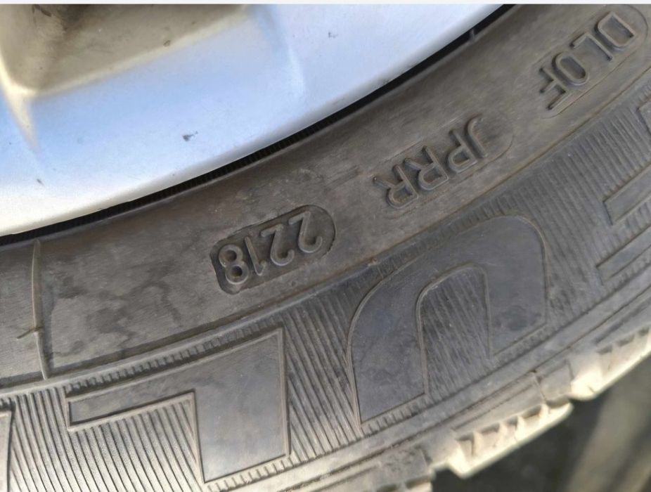 Джанти за Мерцедес с оригинални тасове и зимни гуми 205/55/16