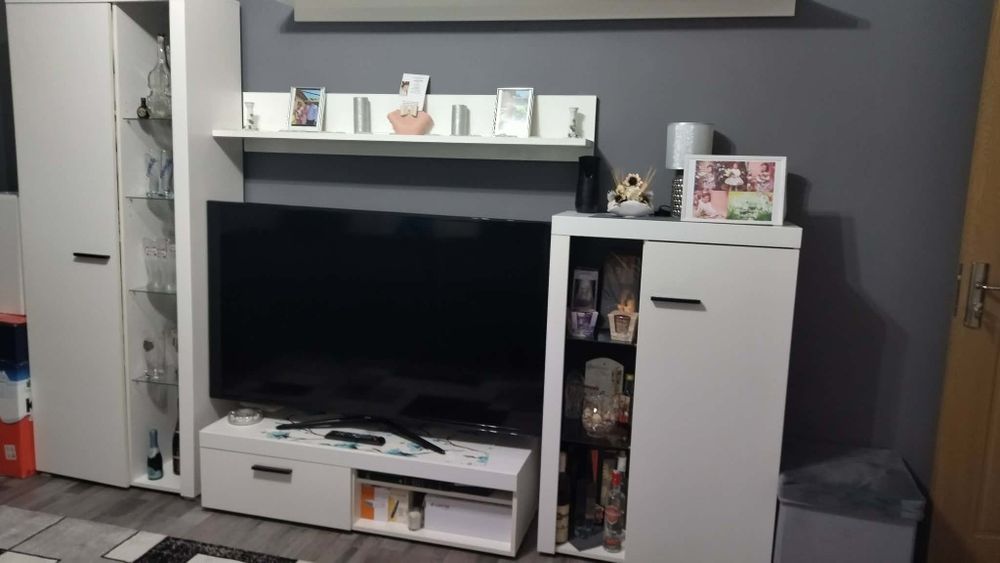 Vand  coltar si mobila