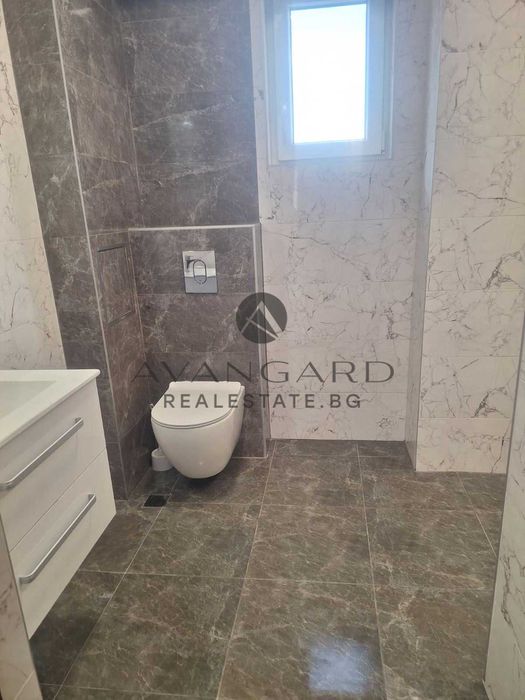 Дава се под наем Тристаен апартамент в Пловдив, Кючук Париж - 108 кв.м за 613 € - Снимка #5