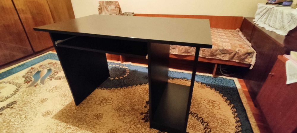 Бюро за офис или детска стая