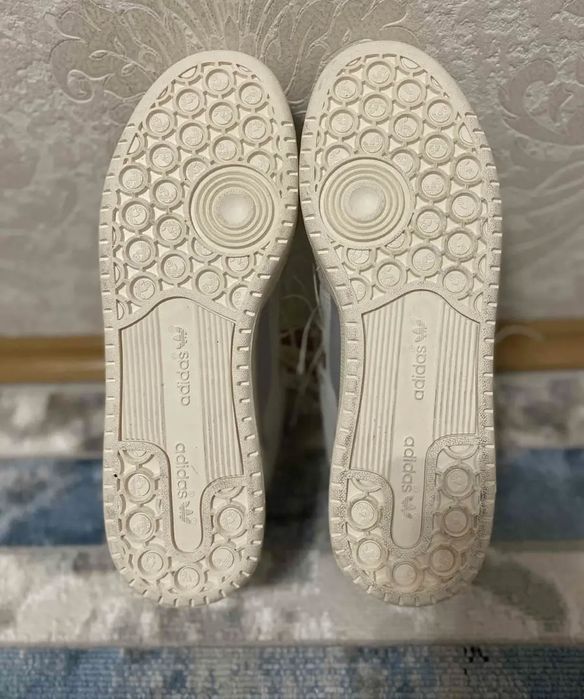 adidas forum 84 кроссовки