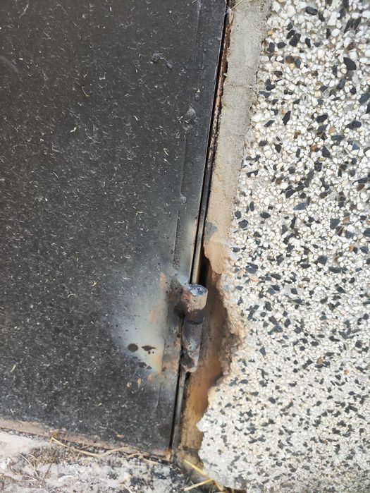 Метална гаражна врата - две крила