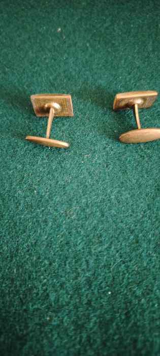 Продам запонки янтарные