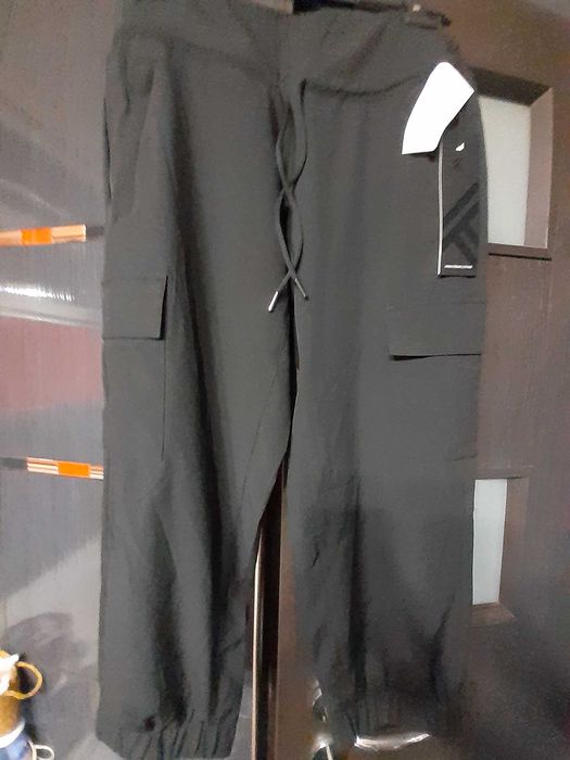 Pantaloni 3/4 noi marime XS