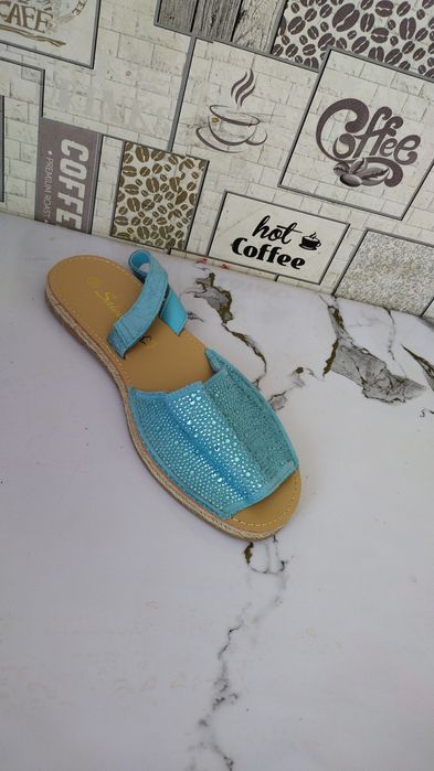 Сандали новые новые