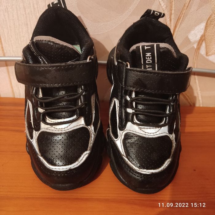 Кроссовки 27 размер