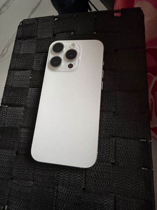 Iphone 15 pro white 128 gb in stare excelenta