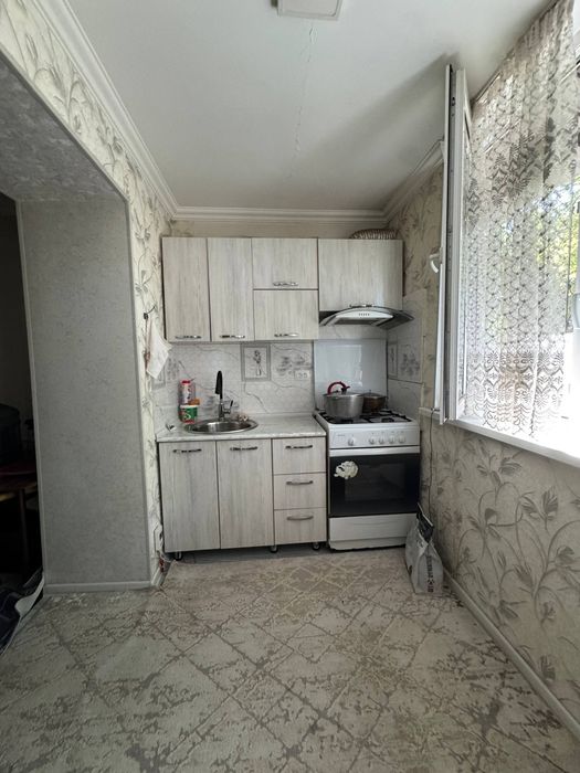 Срочно продам 3-х комнатную квартиру 65кв.м+подвал 80кв.м