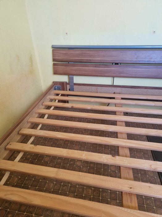 Легло 200 х 140 см с подматрачна рамка