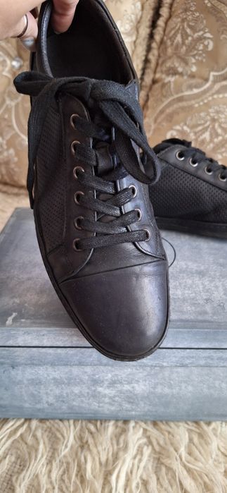 Продам туфли на мальчика 40 размер