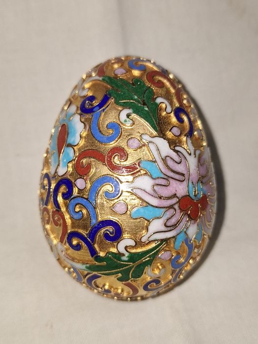 Старо яйце клоазоне с емайл и позлата