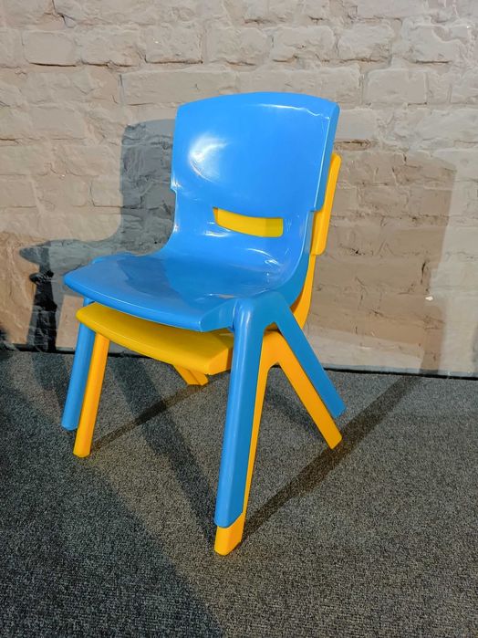 Стулья детские, пластиковые