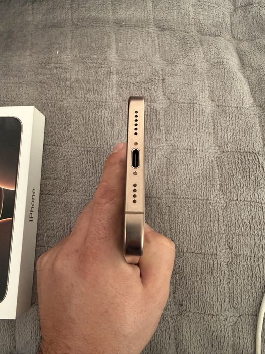 Продам Iphone 16 pro max 256gb