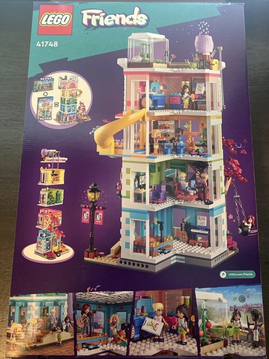 SIGILAT - LEGO Friends: Centrul comunitar din Heartlake 41748