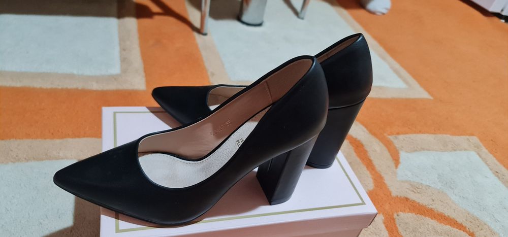 Pantofi piele nr 37 Botinelli