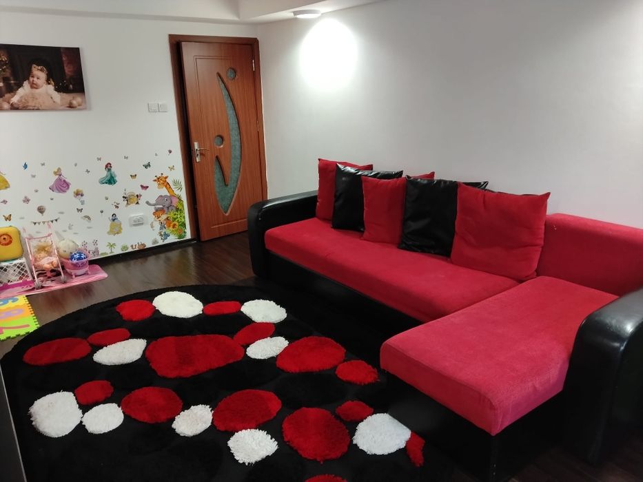 Vând apartament 2 camere+ teren in spatele blocului