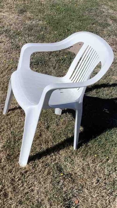Пластмасови столове
