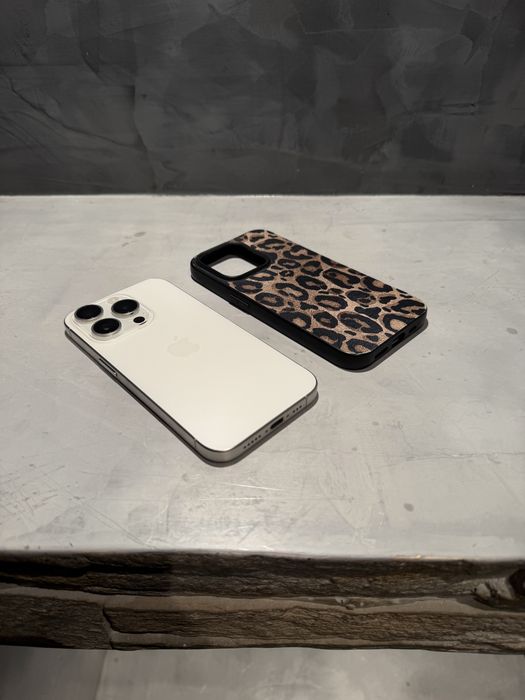 КАТО ЧИСТО НОВ Iphone 15 Pro 1 TB White + подарък