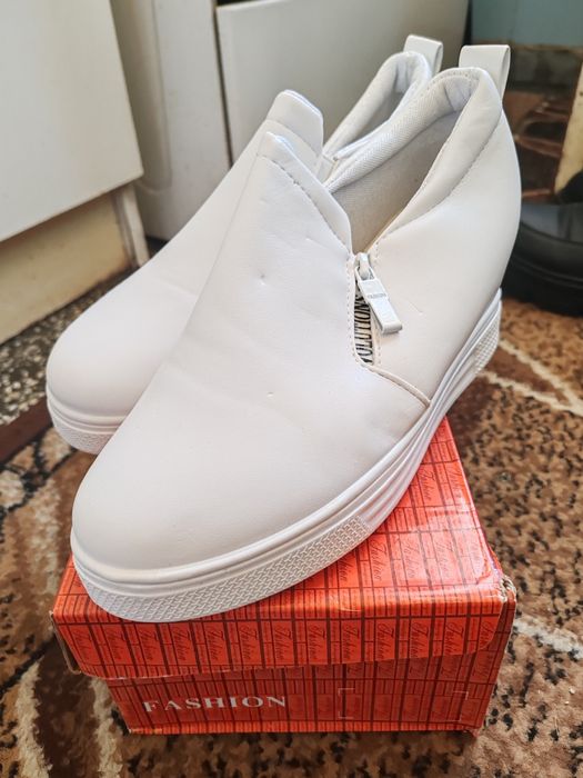 Adidas stil gheata de dama