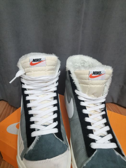 Продам кроссовки на зиму