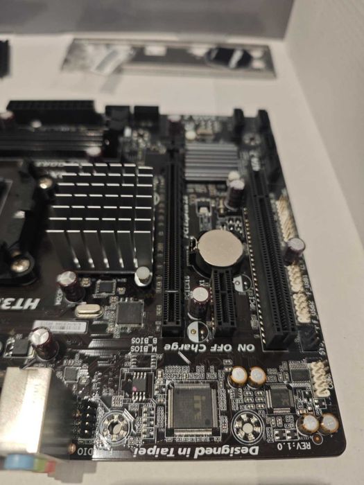 GA-78LMT-S2 R2 + AMD FX-8300 + 8GB DDR3 RAM + Thermaltake 650W PSU