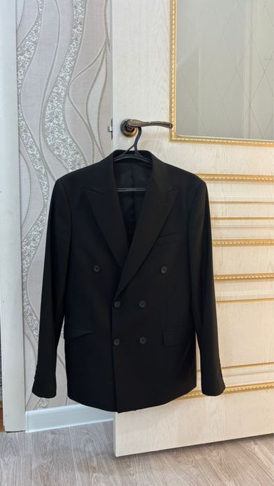 Мужской костюм черный