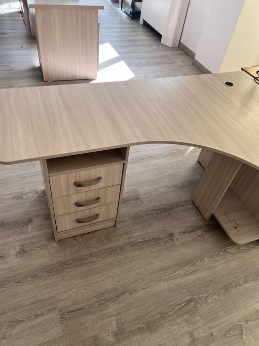 Офисные столы, офисная мебель