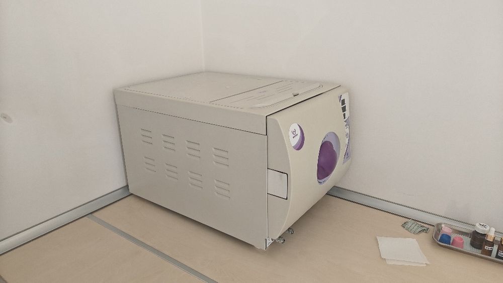 Vând Autoclav Woson clasa B 23 litri