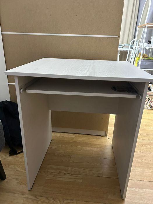 Стол письменный для школьника