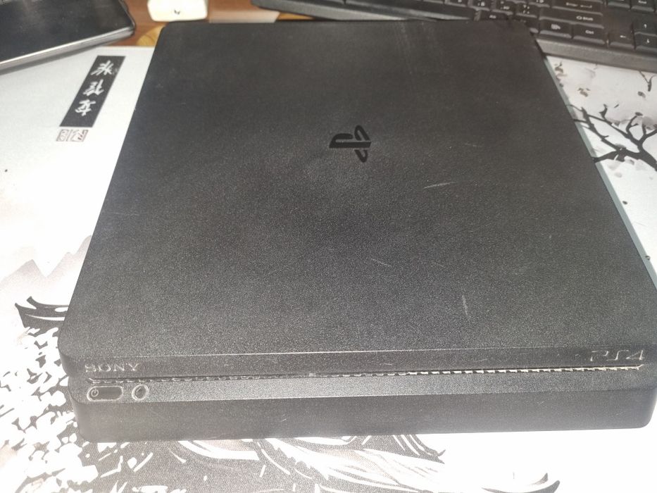Ps 4 slim и 2 джойстика +Mortal kombat 11 Ultimate