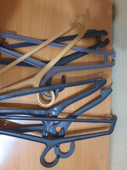 Продам вешалки для одежды