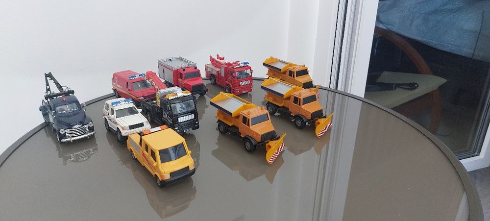 Vw,Mercedes machete 1/43 utilitare