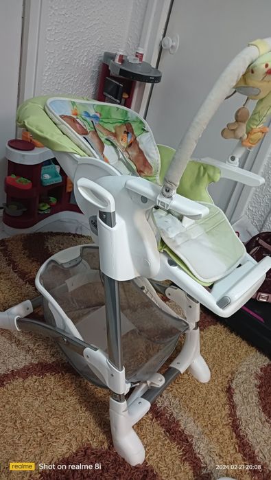 Scaun pentru cei mici .