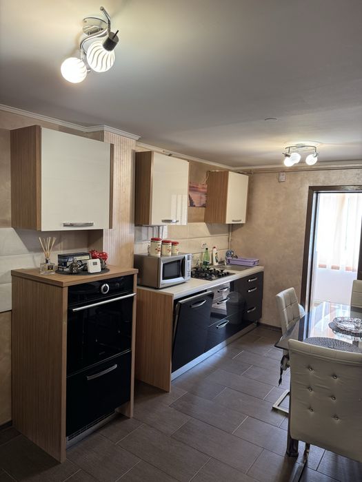 Apartament Etaj 1 Cu loc de Parcare Petru Musat