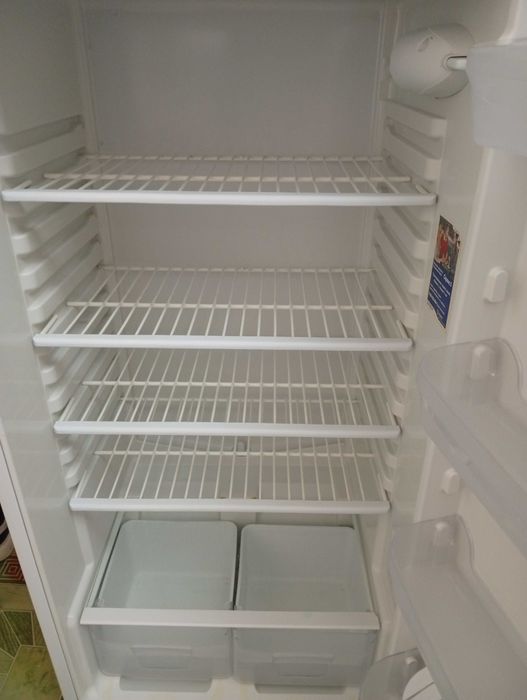Продам холодильник indesit