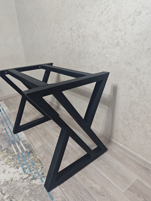 Продам стол на 4 персоны