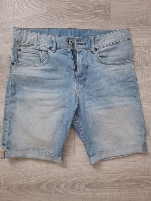 Blugi scurti h&m ,se potrivesc pt marimea M.