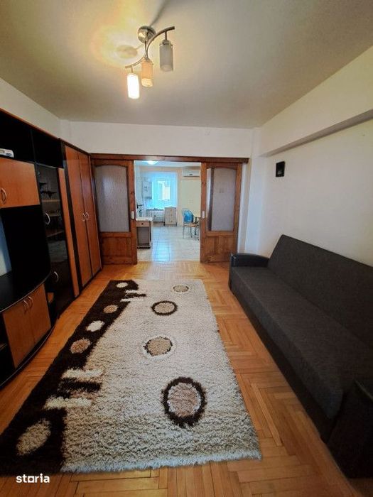 Vanzare- Apartament cu 3 camere, decomandat, etajul 6 din 8 cu lift