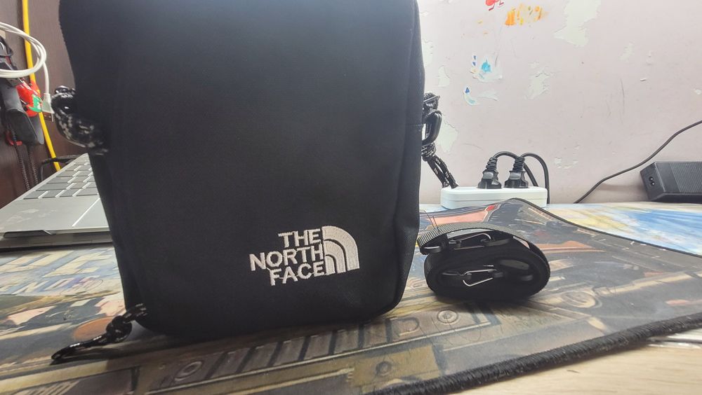 Барсетка the north face