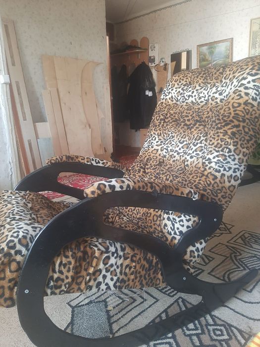 Кресло -качалка новое