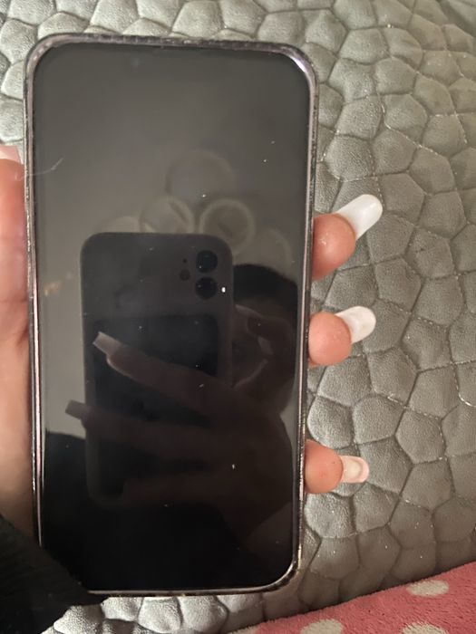 продам айфон 13 в отличном состоянии