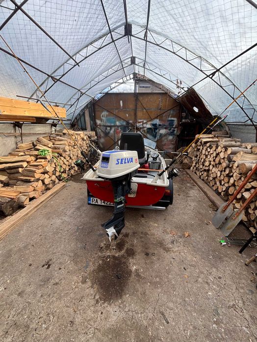 Продавам лодка сепия 2 тутраканка напълно оборудвана